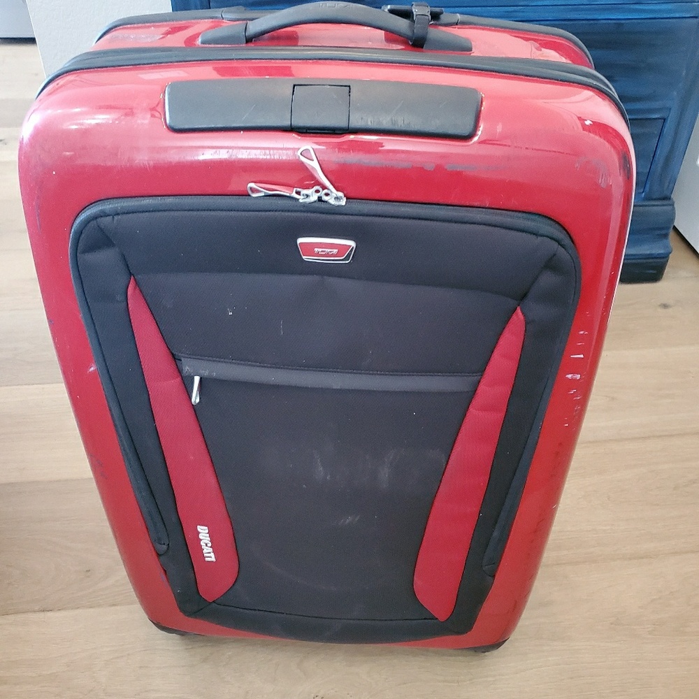 Tumi hard suitcase Ducati edition